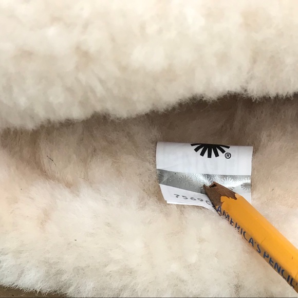 UGG Classic Mini II CNY - Picture 6 of 10